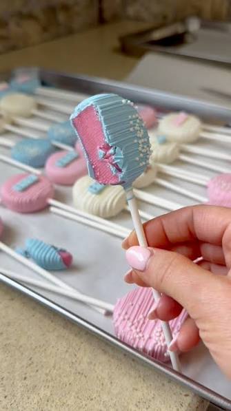 Human Gender Reveal Cake Pops
